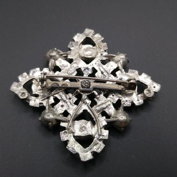 Vintage Blue AB Rhinestone Brooch, Pot Metal Base, 1940s, 2 Inches - Picture 7 of 8